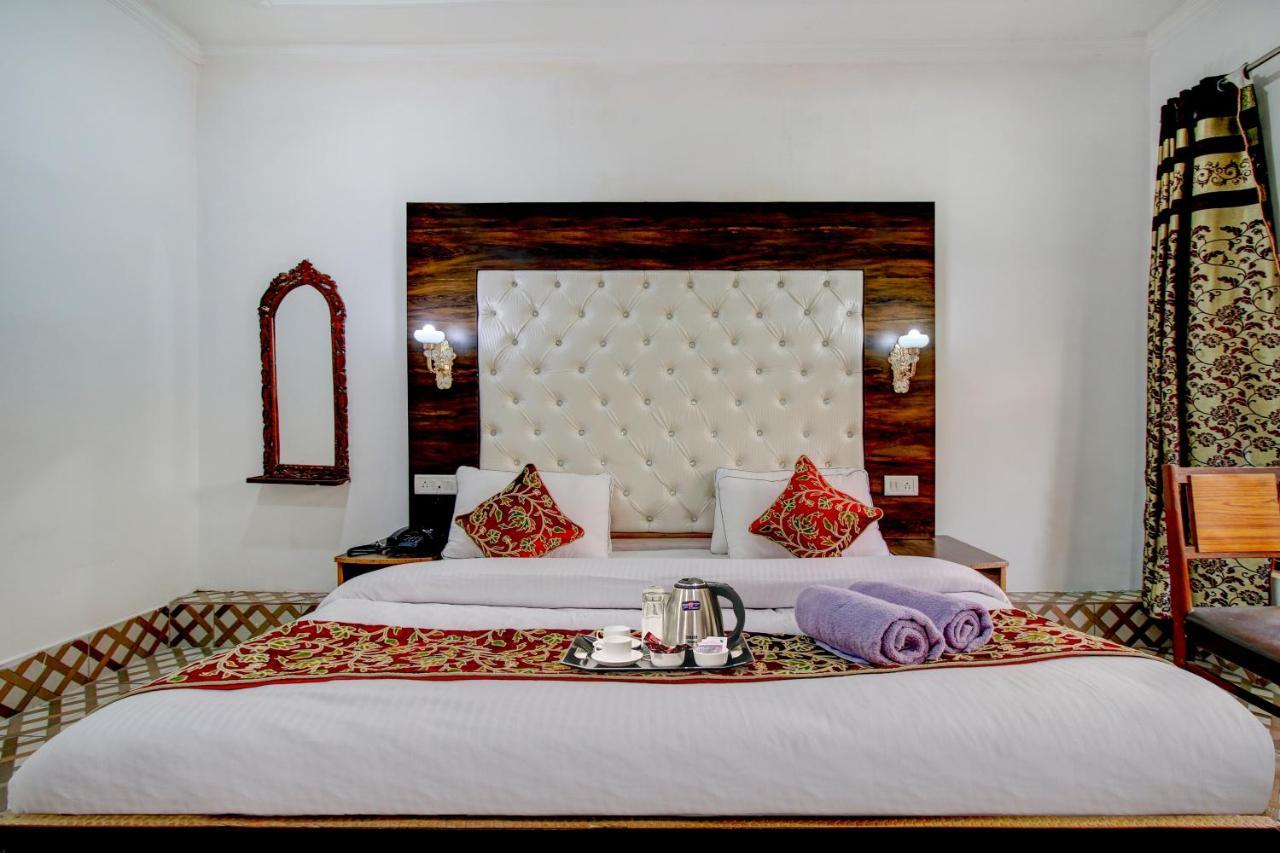 Hotel Royal Hameed Srinagar  Bagian luar foto