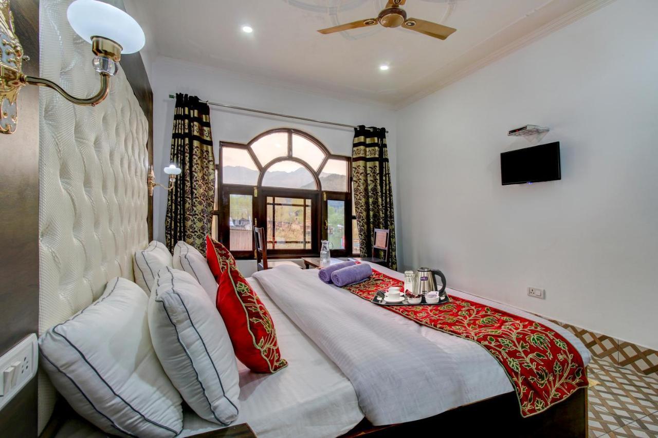 Hotel Royal Hameed Srinagar  Bagian luar foto