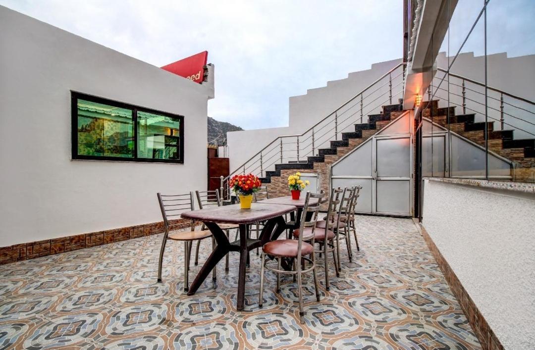 Hotel Royal Hameed Srinagar  Bagian luar foto