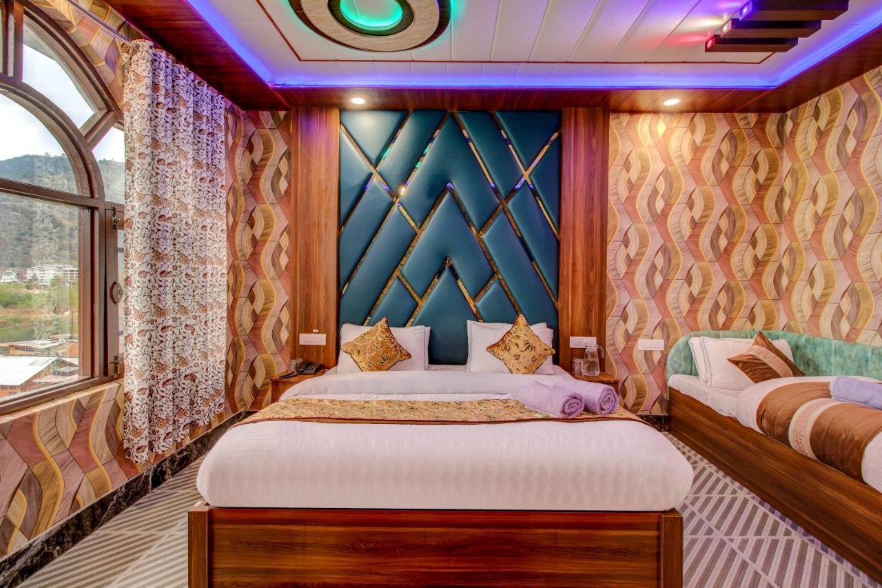 Hotel Royal Hameed Srinagar  Bagian luar foto